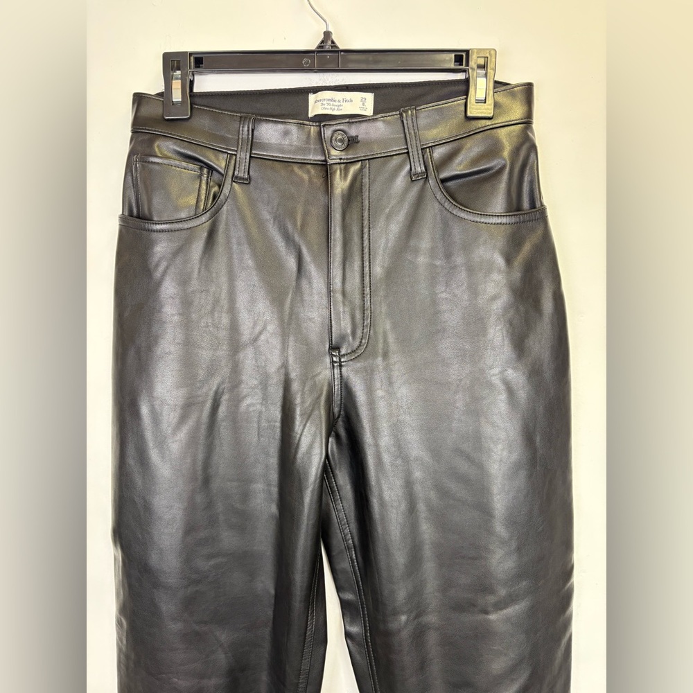 Abercrombie & Fitch 90’s Straight Ultra High Rise Faux Leather Pants/ Size 29 - Picture 4 of 8